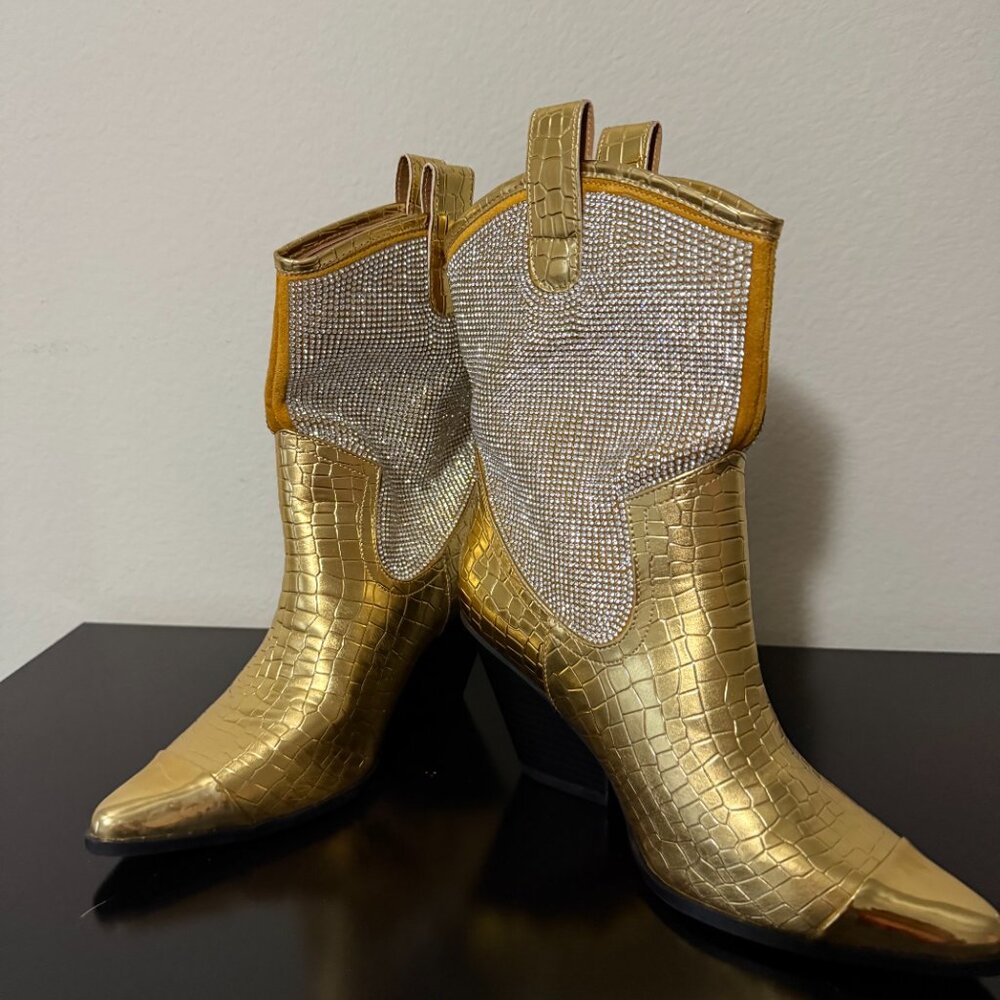 Gold with Rhinestones  
Cape Robbin Womans Western Boots